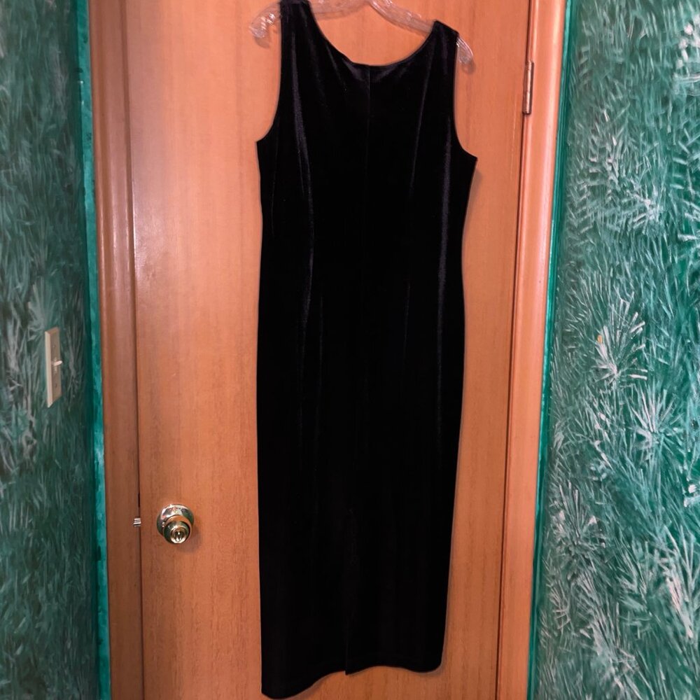 Black Velvet Sleeveless Maxi Dress - Picture 6 of 6